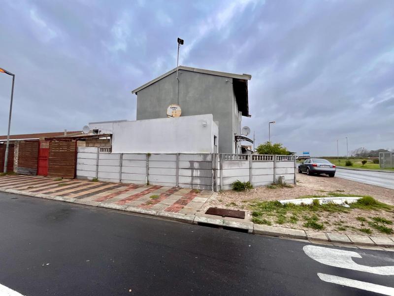 2 Bedroom Property for Sale in Pelikan Park Western Cape